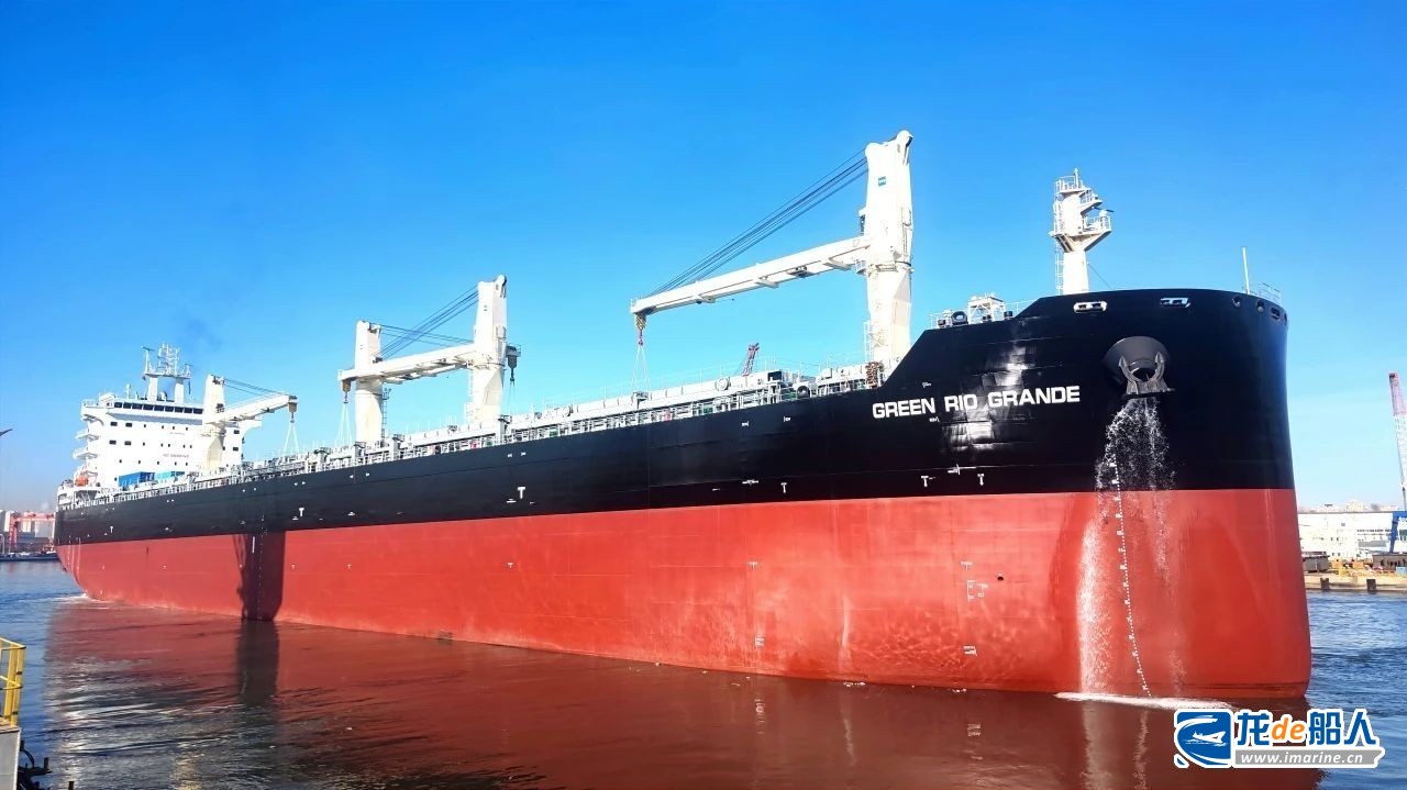 大连中远海运重工交付中远海运特运第二艘全球最大77000吨多用途纸浆船